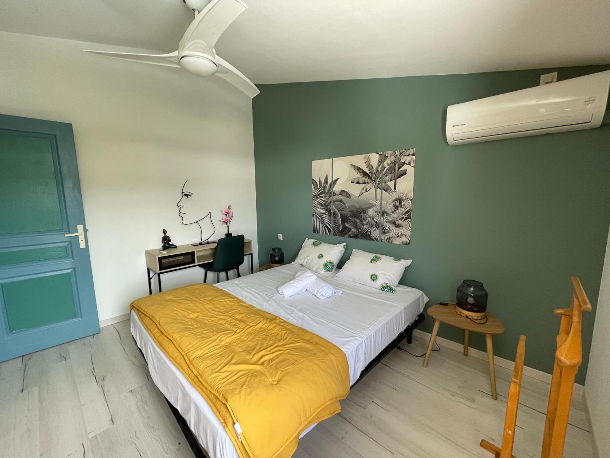 Duplex Tifanjan Avec Jardin Fleuri Pres De La Mer Saint-Paul Exterior photo
