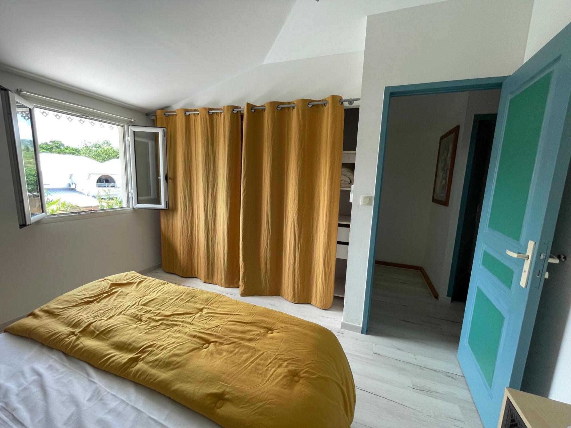 Duplex Tifanjan Avec Jardin Fleuri Pres De La Mer Saint-Paul Exterior photo